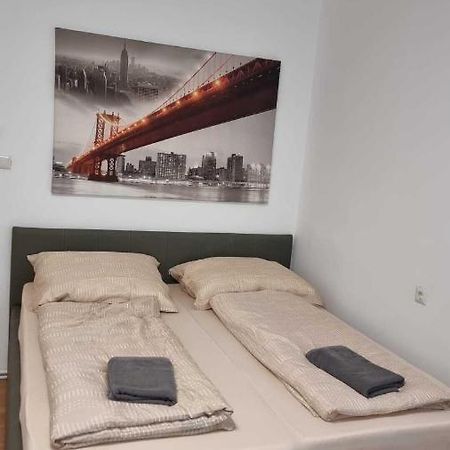Premier Triple Room Mz Wien Exteriör bild