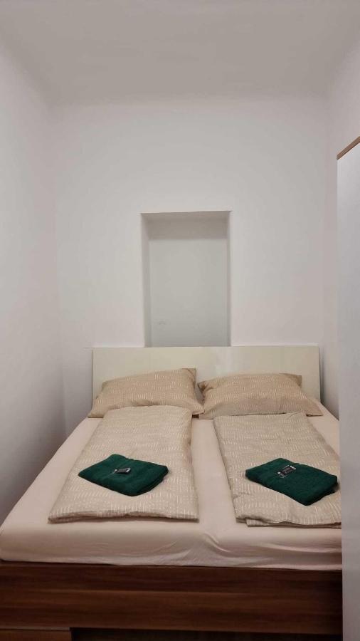 Premier Triple Room Mz Wien Exteriör bild