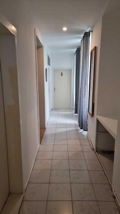 Premier Triple Room Mz Wien Exteriör bild